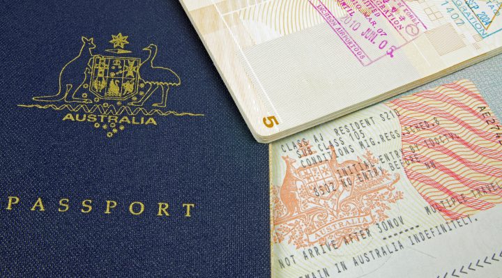 tourist visa australia can open bank account